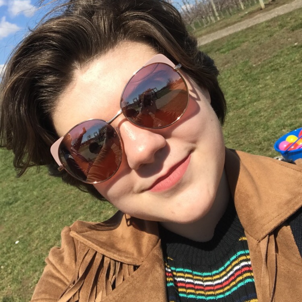 Meet your Posher, Lily